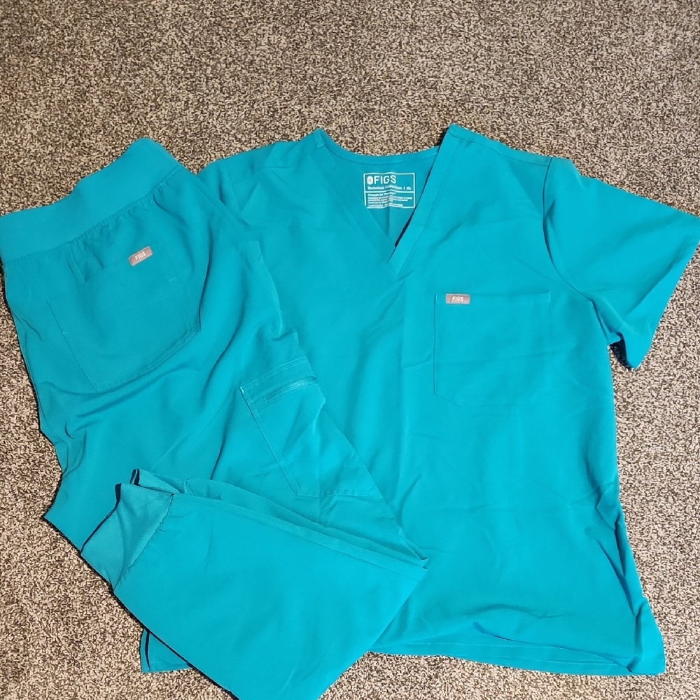 FIGS Teal Scrub Set - XL.Catarina Top & XXL Zamora Joggers